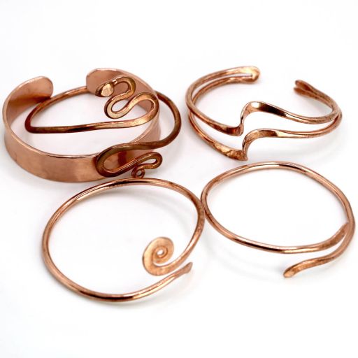 Bracciali e collane in rame