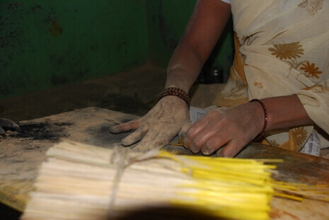 Produzione dei nostri incensi preso il nostro produttore indiano